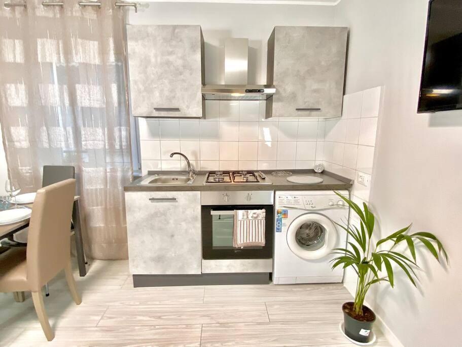 Appartement Elegant Apartment- 8 Mins Walk To Center - Free Parking Côme