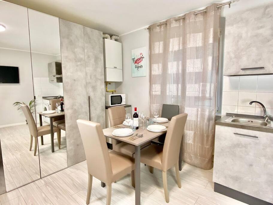 Elegant Apartment- 8 Mins Walk To Center - Free Parking Côme