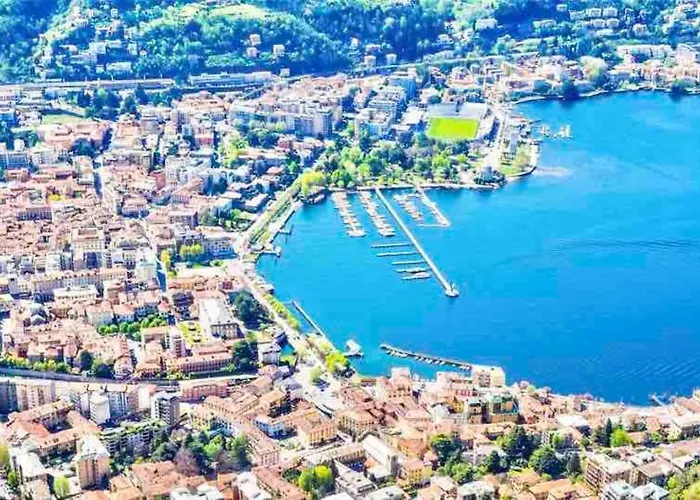 Elegant Apartment- 8 Mins Walk To Center - Free Parking